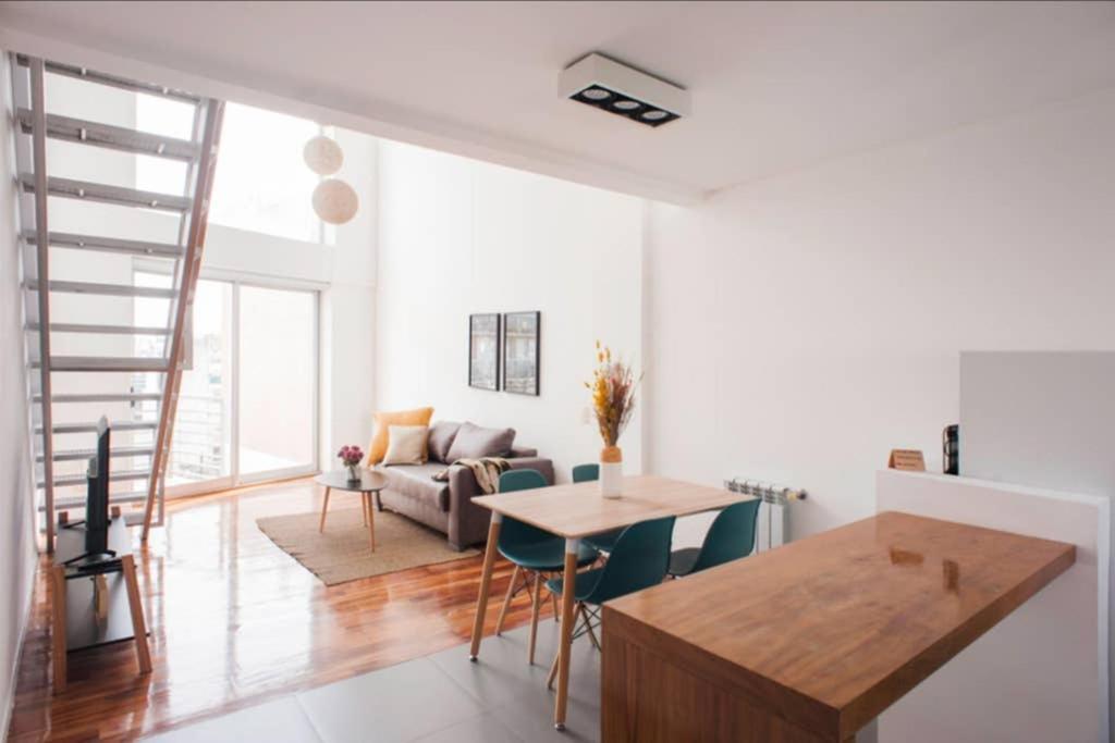 Appartamento Luminosos Loft En Recoleta 2 Cuadras Del Subte Buenos Aires Esterno foto
