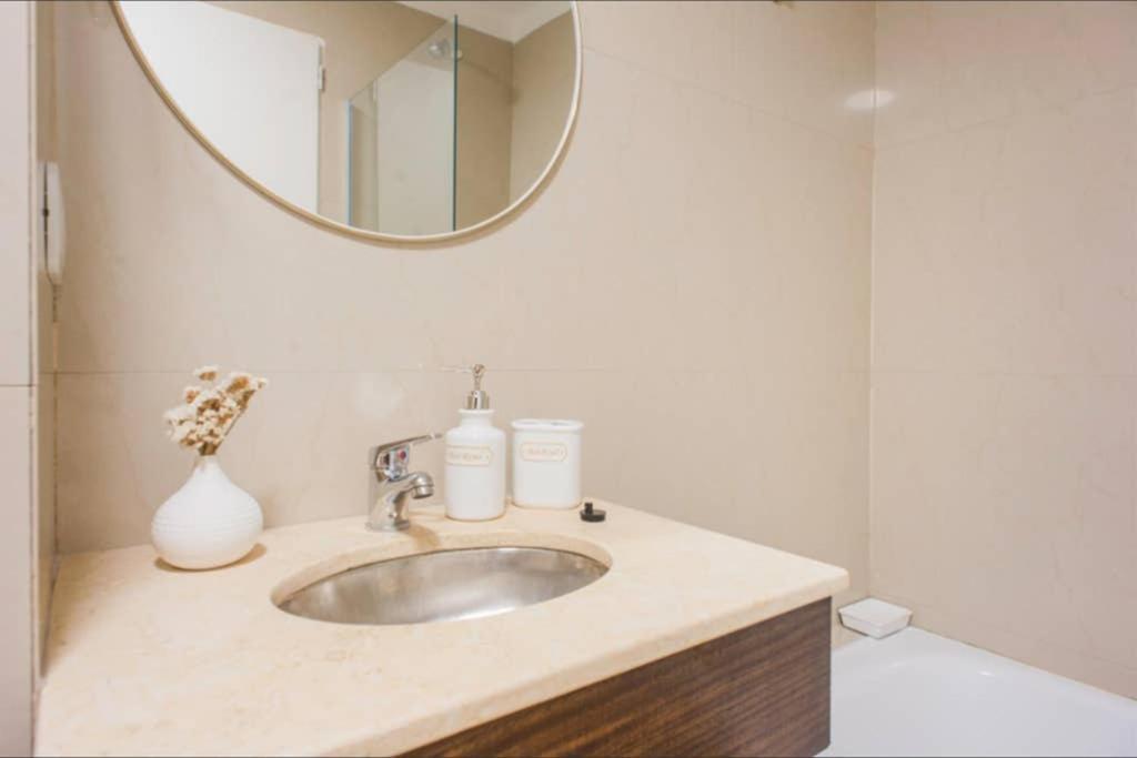 Appartamento Luminosos Loft En Recoleta 2 Cuadras Del Subte Buenos Aires Esterno foto