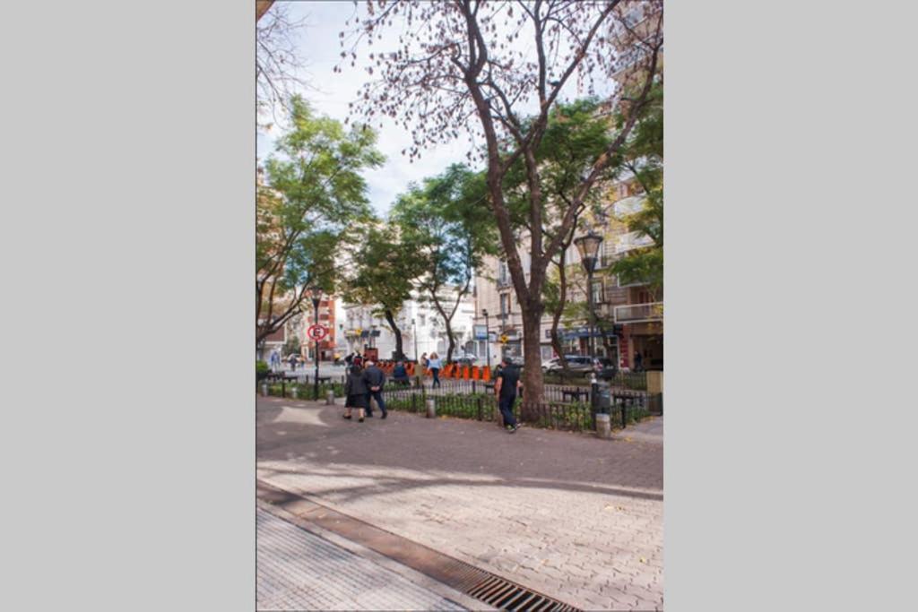 Appartamento Luminosos Loft En Recoleta 2 Cuadras Del Subte Buenos Aires Esterno foto